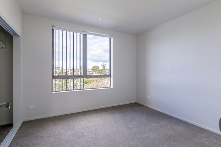 Photo of property in 7/2 Moor Avenue, Te Atatu Peninsula, Auckland, 0610