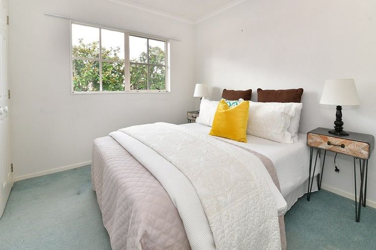 Photo of property in 56 Spencer Road, Pinehill, Auckland, 0632