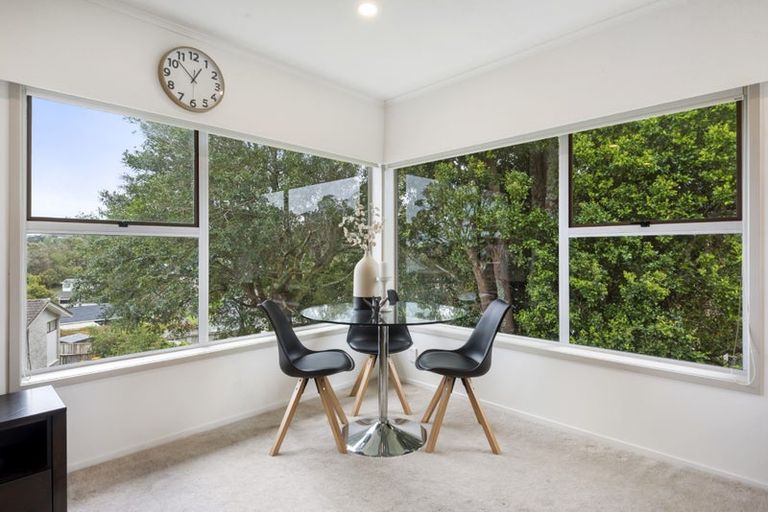 Photo of property in 1/14a Camrose Place, Glenfield, Auckland, 0629