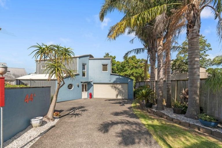 Photo of property in 44a Spinnaker Drive, Te Atatu Peninsula, Auckland, 0610