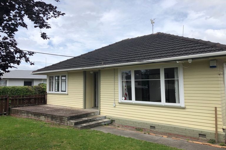 Photo of property in 48 Strid Road, Te Atatu South, Auckland, 0610