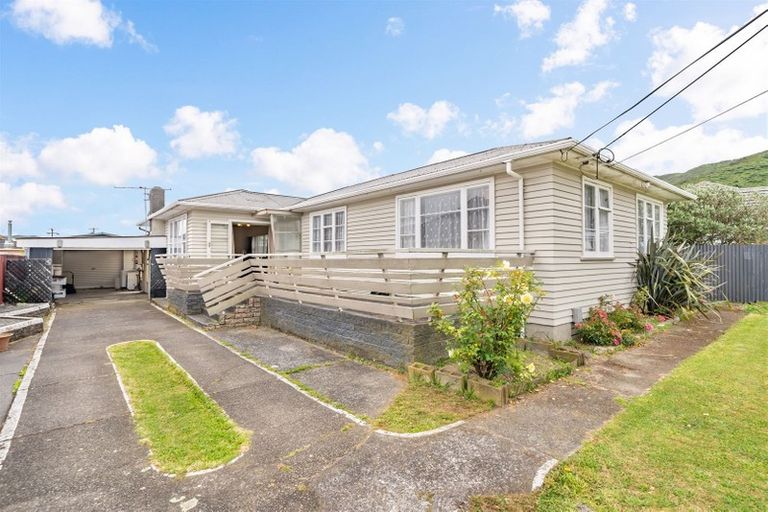 Photo of property in 4 Mckay Street, Wainuiomata, Lower Hutt, 5014