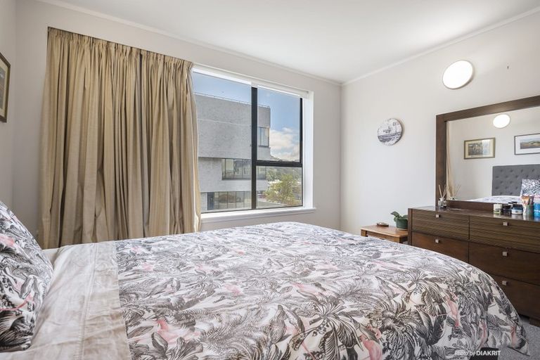 Photo of property in Hobson Court Flats, 33/70u Hobson Street, Thorndon, Wellington, 6011
