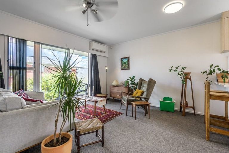Photo of property in 23 Taitua Drive, Te Atatu South, Auckland, 0610