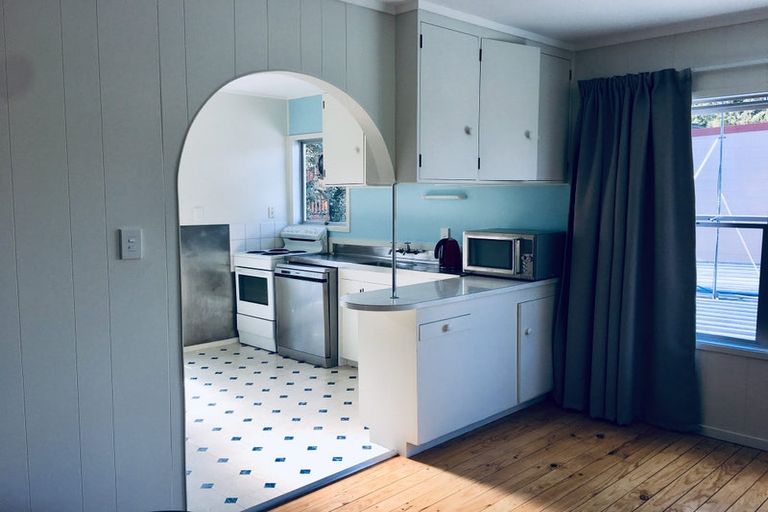Photo of property in 1/41 Masterton Road, Rothesay Bay, Auckland, 0630
