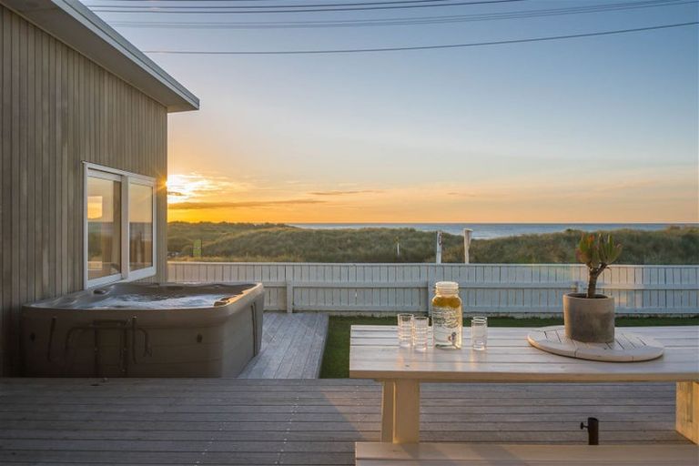 Photo of property in 21 Ocean Beach Street, Foxton Beach, Foxton, 4815