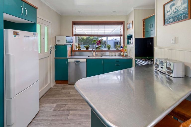 Photo of property in 83 Broadway, Stratford, 4332