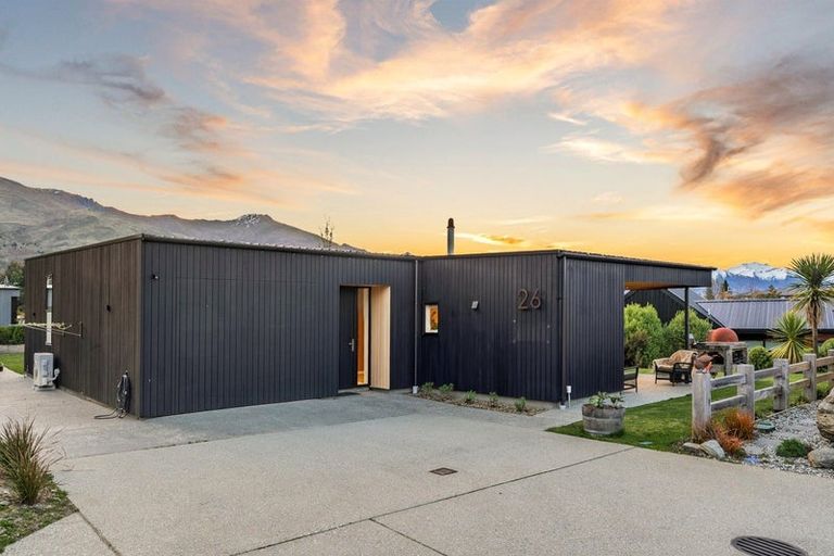 Photo of property in 26 Stackbrae Avenue, Wanaka, 9305