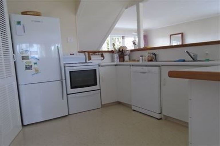 Photo of property in 6 Grendon Road, Titirangi, Auckland, 0604