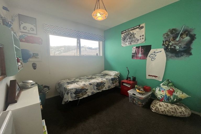 Photo of property in 42 Puru Crescent, Lyall Bay, Wellington, 6022