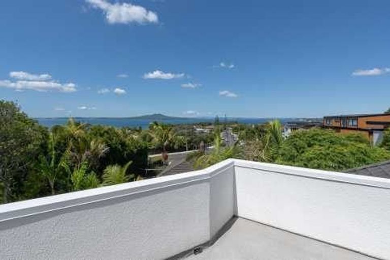 Photo of property in 103 Aberdeen Road, Castor Bay, Auckland, 0620