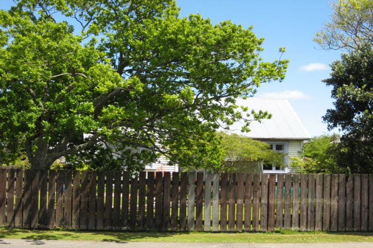 Photo of property in 40 Romilly Street, Westport, 7825