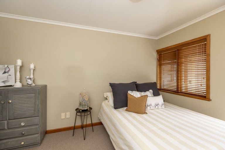 Photo of property in 5 Eatwell Avenue, Paraparaumu Beach, Paraparaumu, 5032
