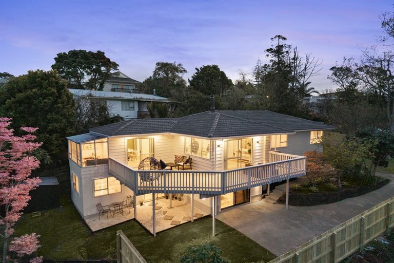 Photo of property in 5 Gallony Avenue, Massey, Auckland, 0614