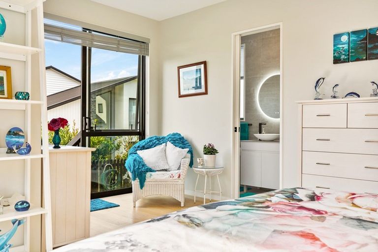 Photo of property in 42 Tai Crescent, Hobsonville, Auckland, 0616