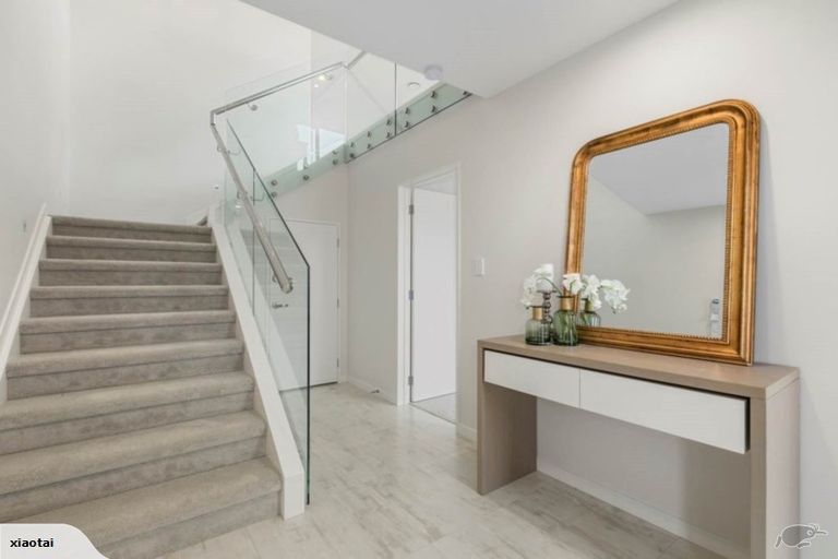 Photo of property in 98 Godfrey Drive, Orewa, 0931