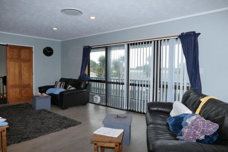 Photo of property in 8 Olive Terrace, Paraparaumu Beach, Paraparaumu, 5032