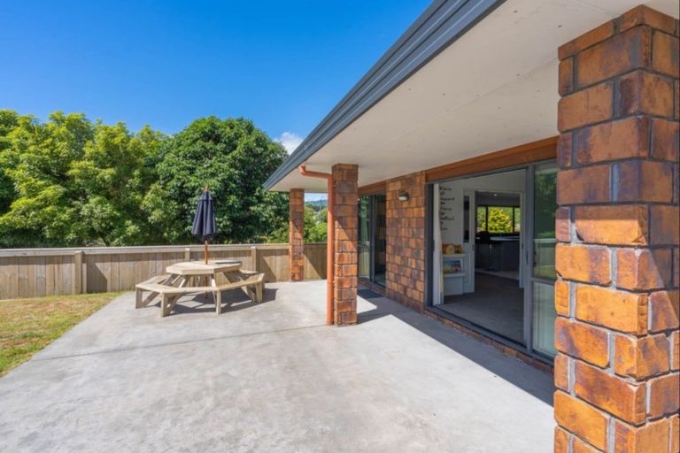 Photo of property in 7 Lambert Way, Paraparaumu, 5032