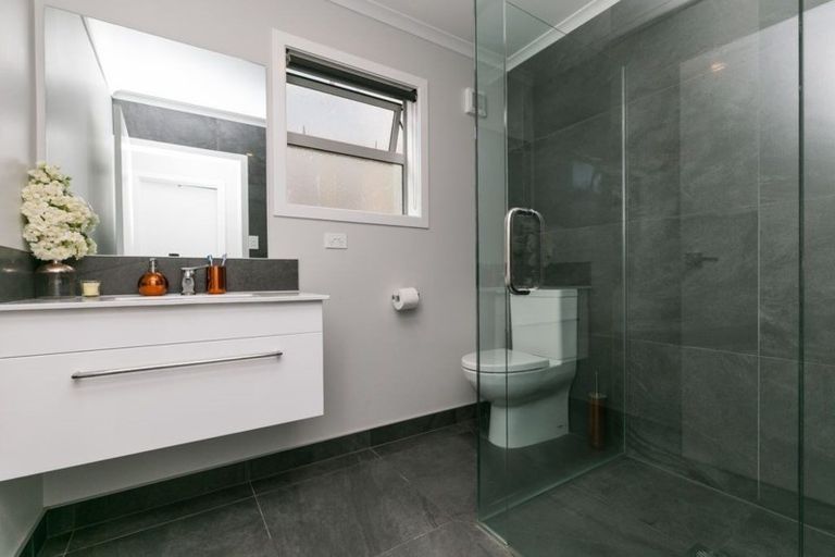 Photo of property in 36 Epic Way, Newlands, Wellington, 6037