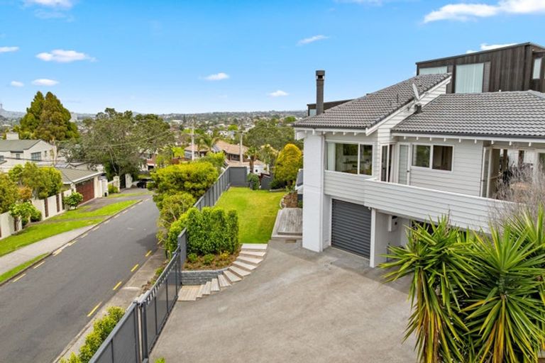 Photo of property in 7 Parr Terrace, Castor Bay, Auckland, 0620