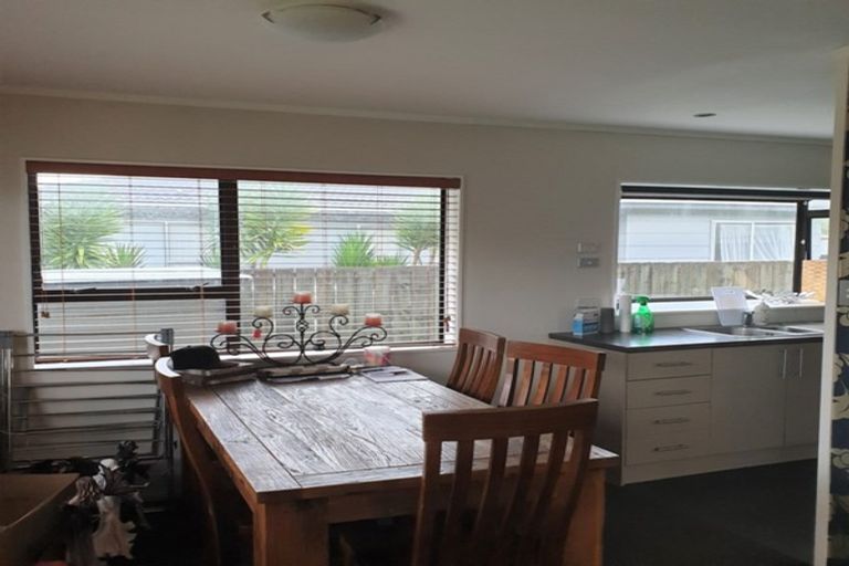 Photo of property in 30 Riverside Drive, Waiuku, 2123