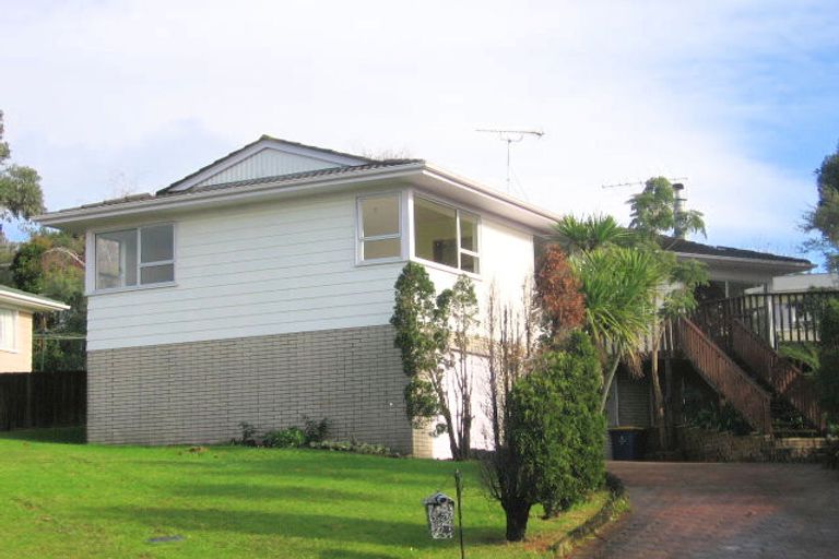 Photo of property in 69 Reynella Drive, Massey, Auckland, 0614