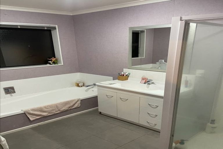 Photo of property in 3 Nevada Way, Kelvin Grove, Palmerston North, 4414