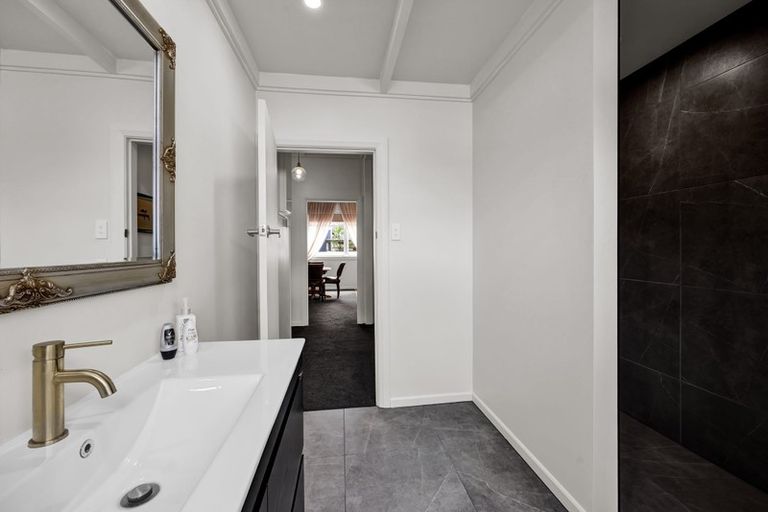 Photo of property in 56 Vogel Street, Hawera, 4610