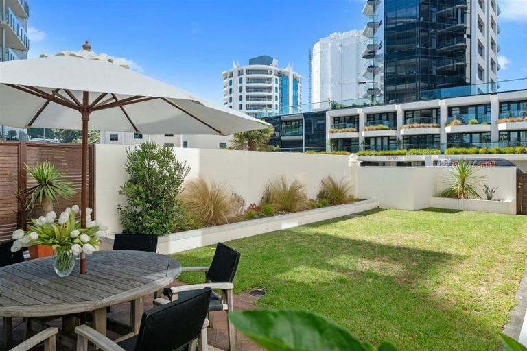 Photo of property in 2/12 Maunganui Road, Mount Maunganui, 3116