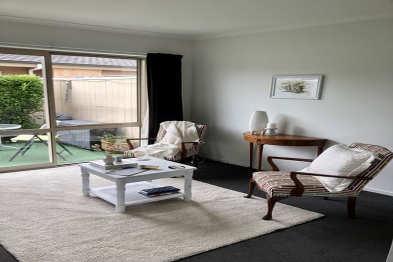 Photo of property in 3 Reeves Road, Rangiora, 7400