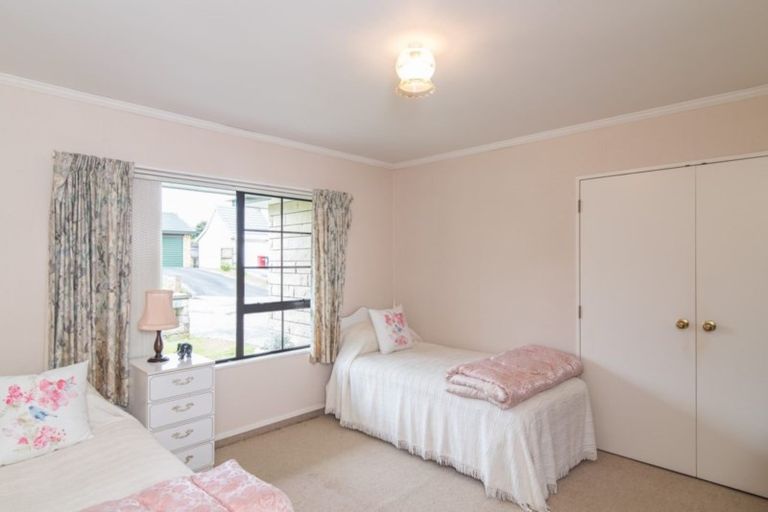 Photo of property in 1 Lake View Court, Paraparaumu, 5032