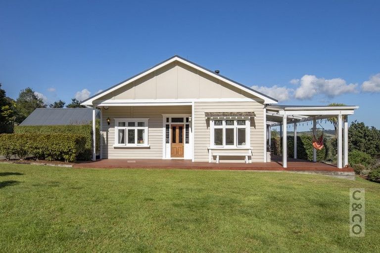 Photo of property in 83 Tarrant Road, Helensville, 0875