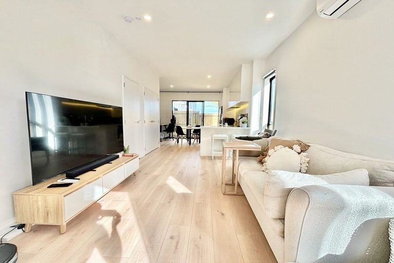 Photo of property in 3/28 Smythe Road, Henderson, Auckland, 0612