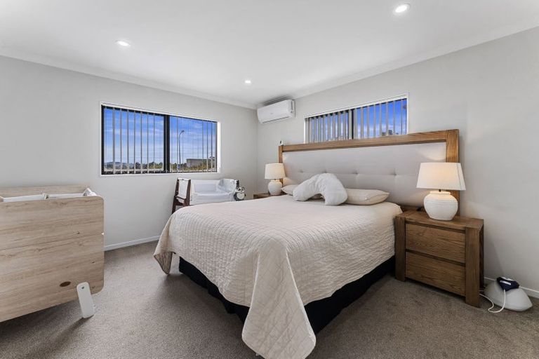 Photo of property in 126 Keri Vista Rise, Papakura, 2110