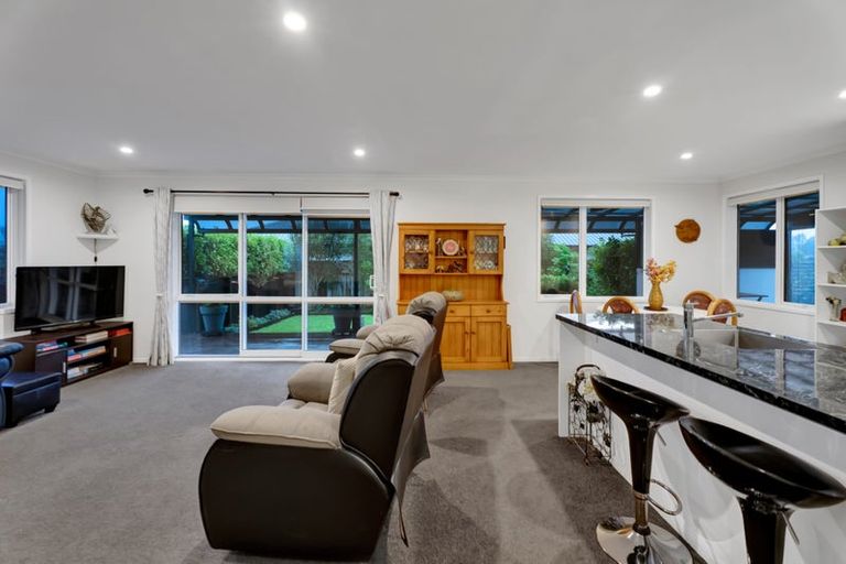 Photo of property in 95 Princess Street, Waitara, 4320