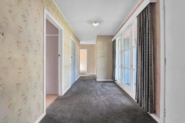 Photo of property in 71 Awanui Street, Merrilands, New Plymouth, 4312