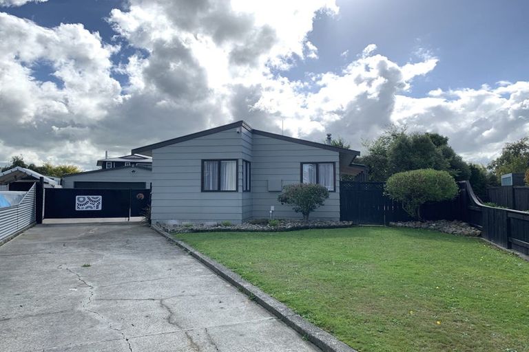Photo of property in 11 Hilton Grove, Kelvin Grove, Palmerston North, 4414
