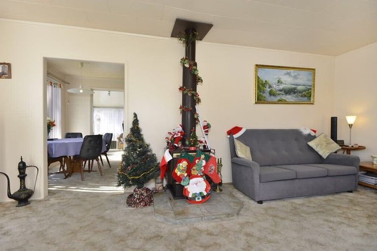 Photo of property in 25 Allington Road, Massey, Auckland, 0614