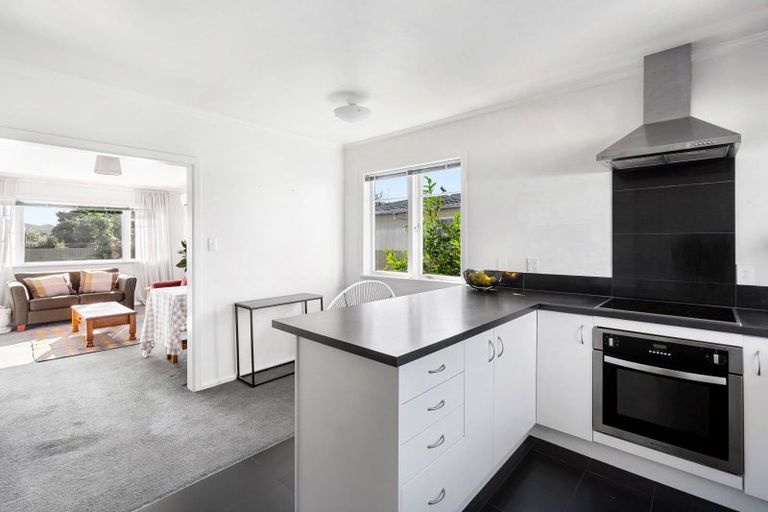 Photo of property in 9a Cornwall Road, Taradale, Napier, 4112