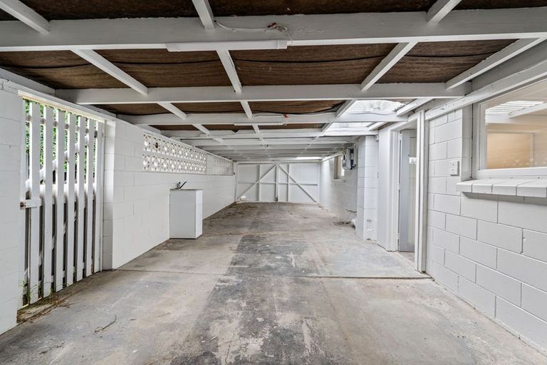 Photo of property in 34 Cyclarama Crescent, Massey, Auckland, 0614