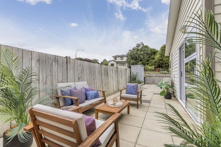 Photo of property in 16a Lincoln Avenue, Tawa, Wellington, 5028