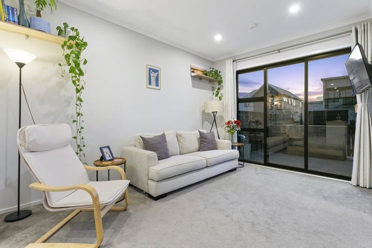 Photo of property in 7 Sacred Kingfisher Road, Hobsonville, Auckland, 0616