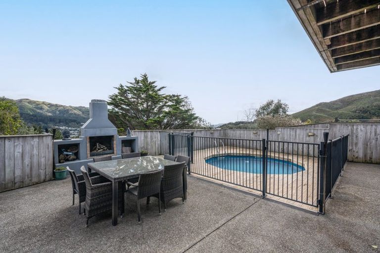 Photo of property in 36 Woodman Drive, Tawa, Wellington, 5028