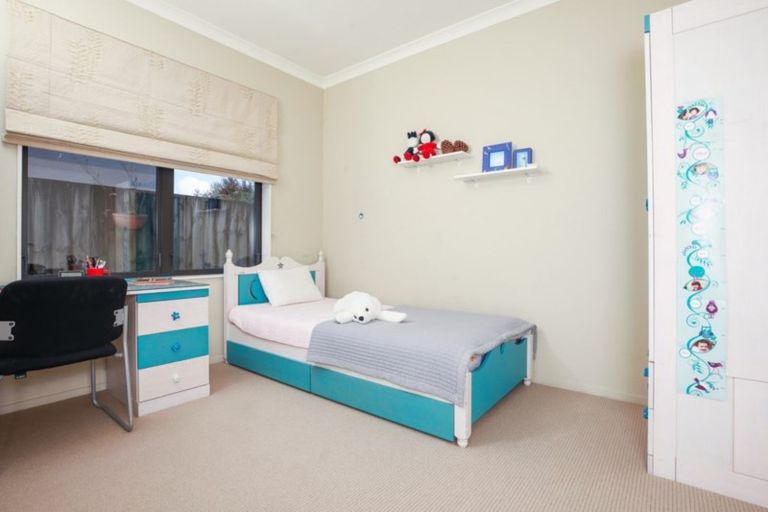 Photo of property in 13 Gibbston Close, Huntington, Hamilton, 3210