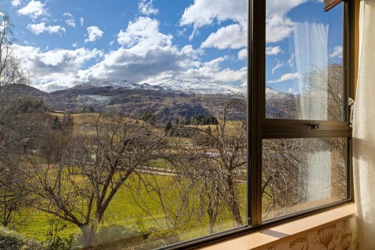 Photo of property in 35 Mountain View Road, Dalefield, Queenstown, 9371