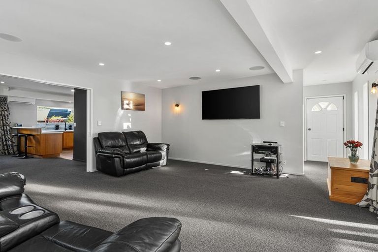 Photo of property in 14 Van Dieman Close, Templeton, Christchurch, 8042