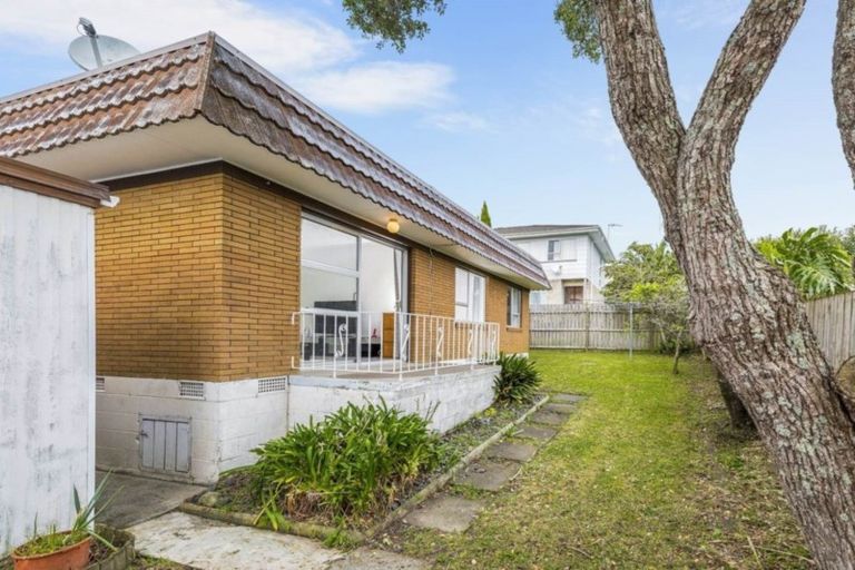 Photo of property in 94 Lynwood Road, New Lynn, Auckland, 0600