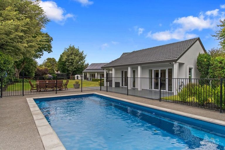 Photo of property in 52 Regent's Park Drive, Casebrook, Christchurch, 8051