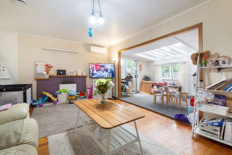 Photo of property in 522 Beach Road, Murrays Bay, Auckland, 0630