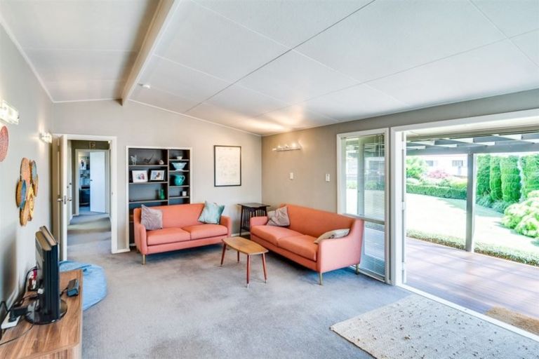 Photo of property in 50 Meeanee Road, Taradale, Napier, 4112